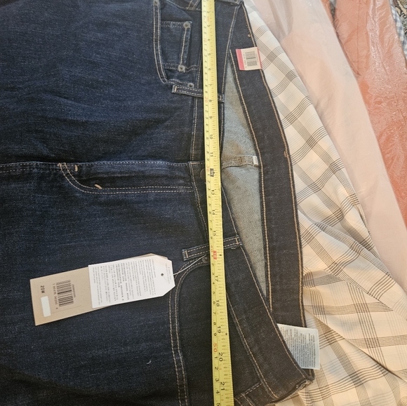 NWT- Levi's skirt - Picture 6 of 6